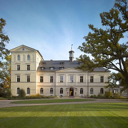 Chateau Mcely Luaran gambar
