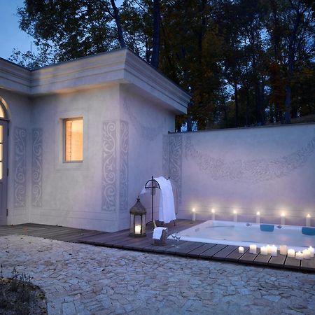 Chateau Mcely Luaran gambar