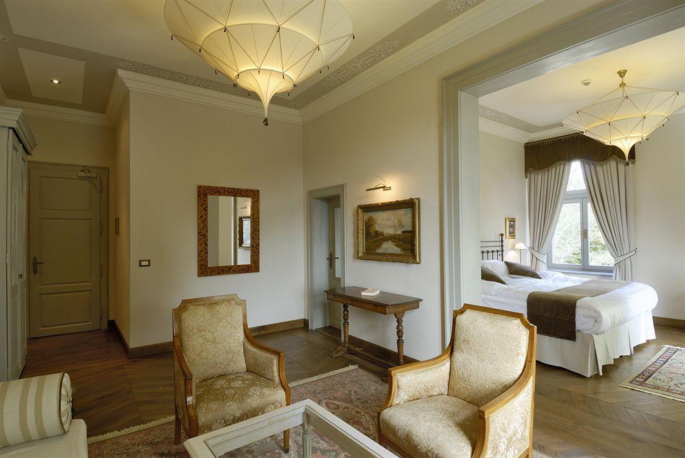 Chateau Mcely Bilik gambar