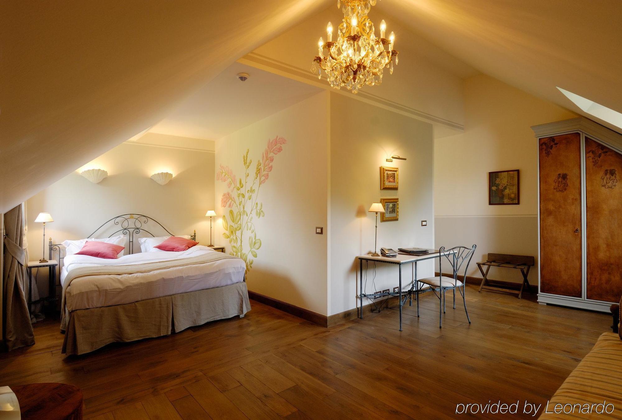 Chateau Mcely Bilik gambar