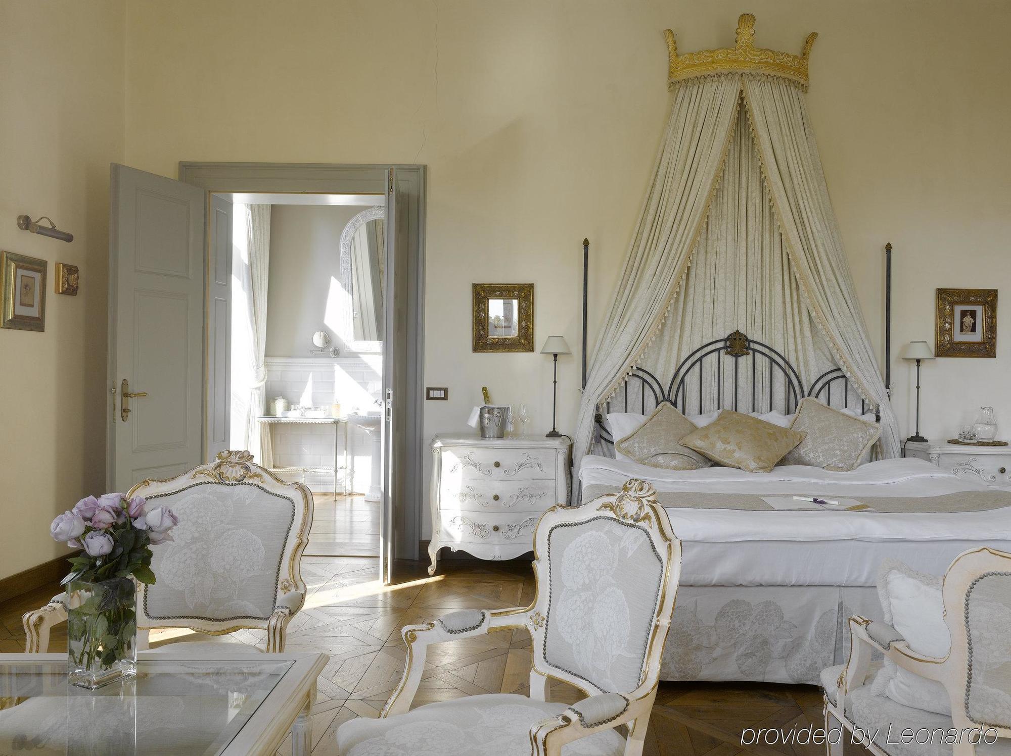 Chateau Mcely Bilik gambar