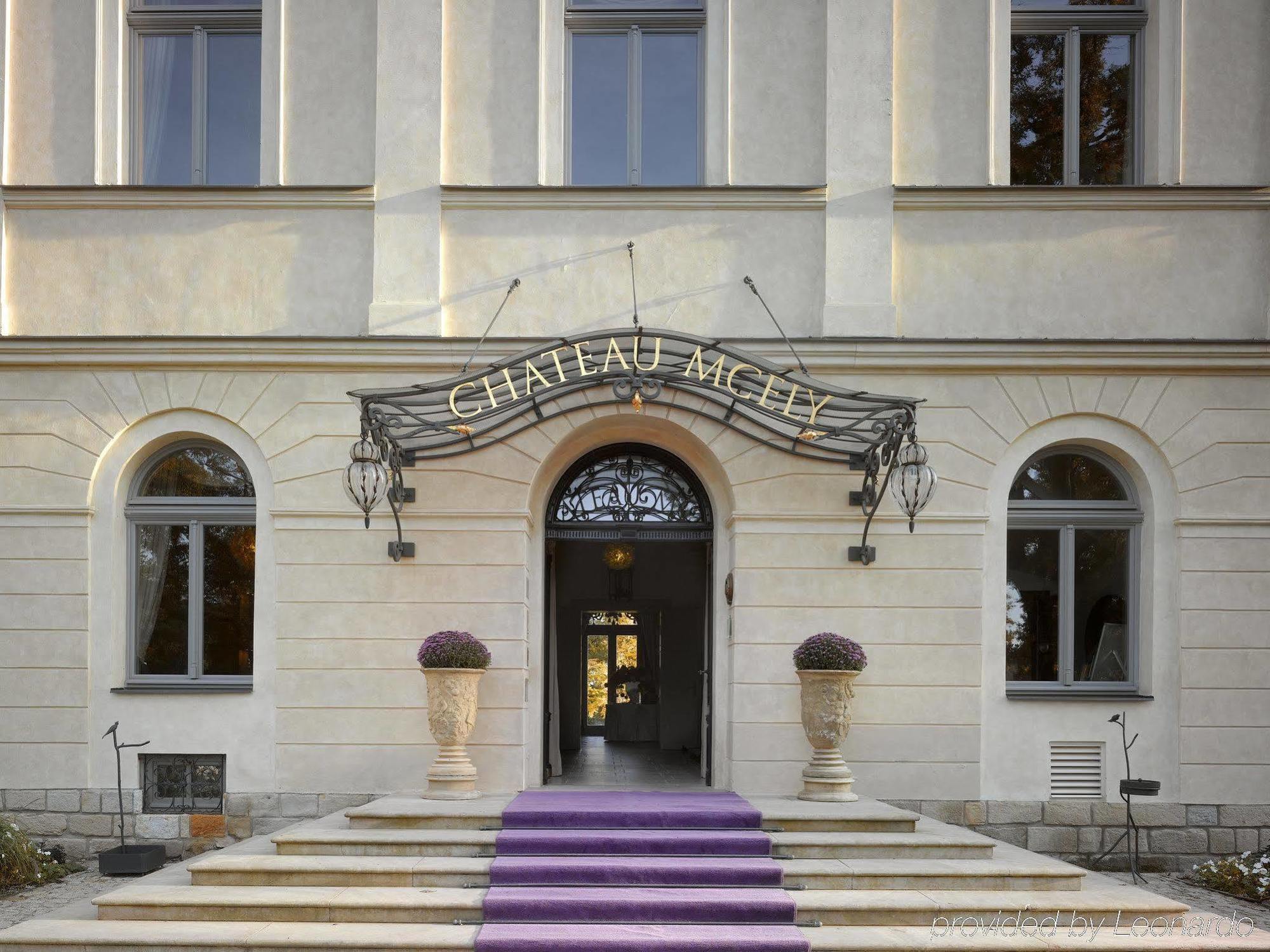 Chateau Mcely Luaran gambar