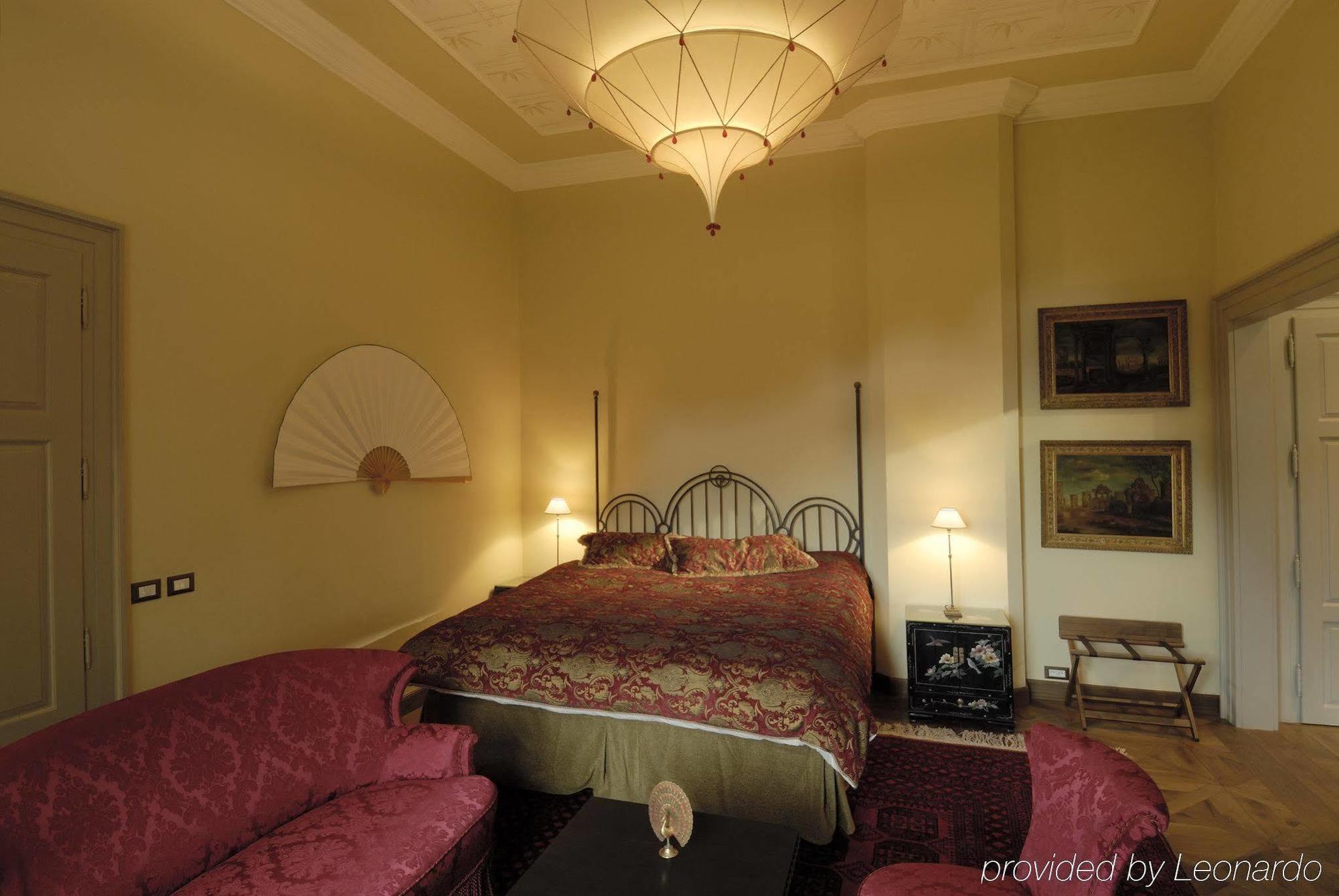 Chateau Mcely Bilik gambar